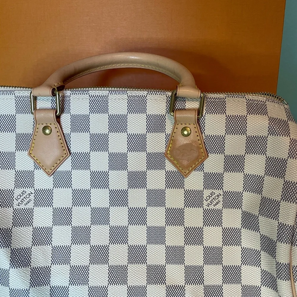 SOLD 😻 - Picture 3 of 12